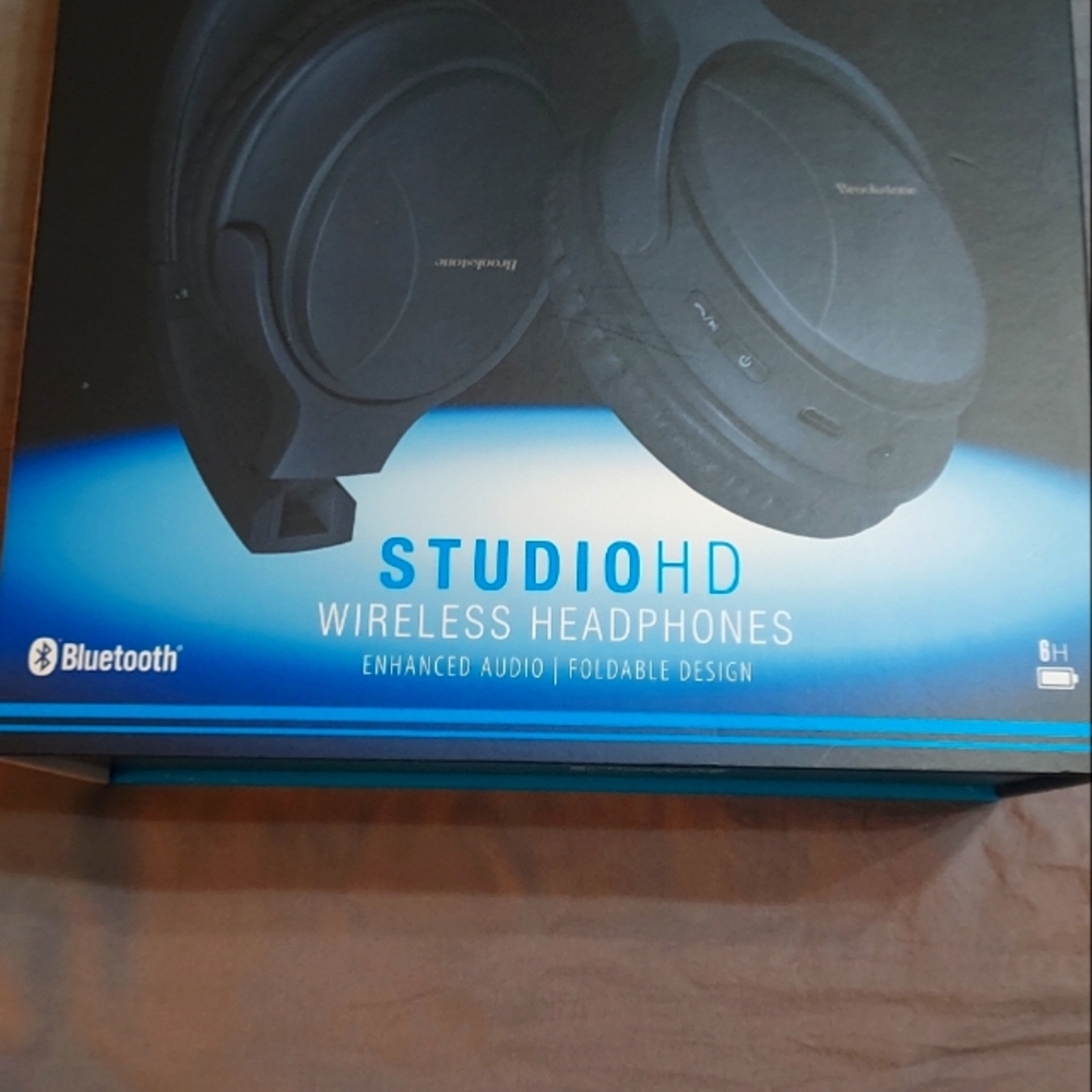 Wireless head phones